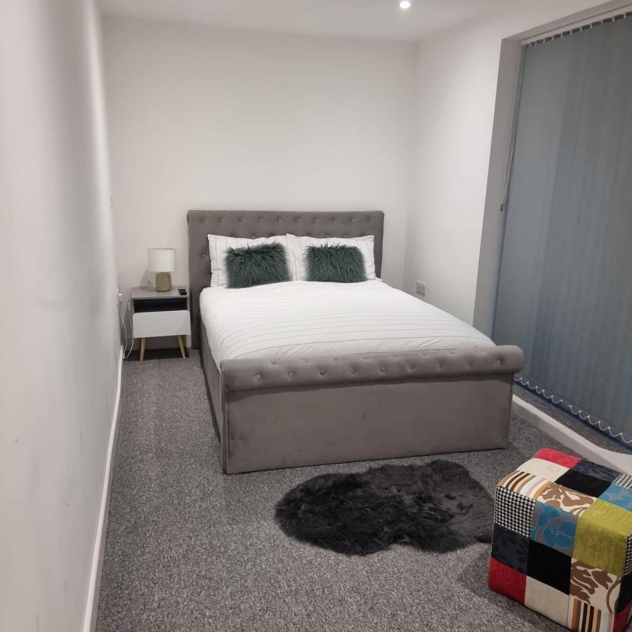 Classic 2 Bed Apartment In Oldkent Road Londra Esterno foto